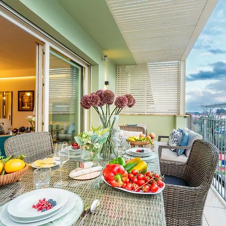 Apartment Serenity Vista Penthouse With Terrace In The Lucca