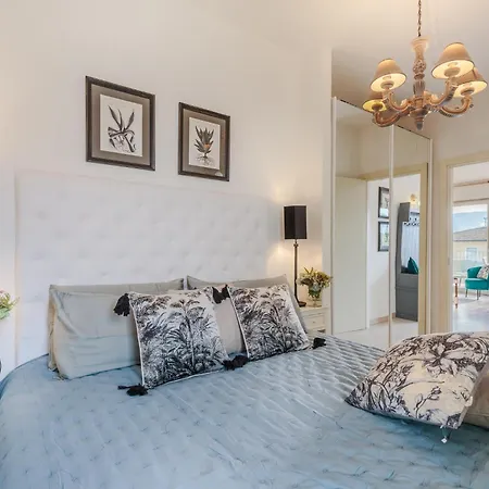 Serenity Vista Penthouse With Terrace In The Lucca